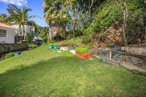 Photo of property in 17 Halberg Street, Glenfield, Auckland, 0629