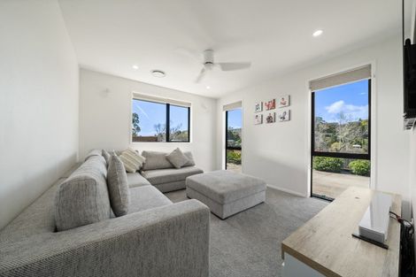 Photo of property in 21c Garrett Drive, Whalers Gate, New Plymouth, 4310