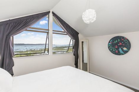 Photo of property in 44 Rewarewa Road, Te Atatu Peninsula, Auckland, 0610