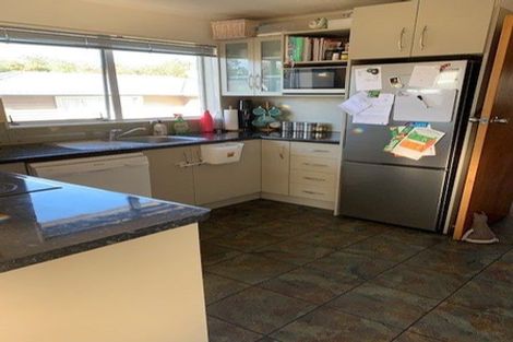 Photo of property in 16 Sweetman Avenue, Paraparaumu Beach, Paraparaumu, 5032