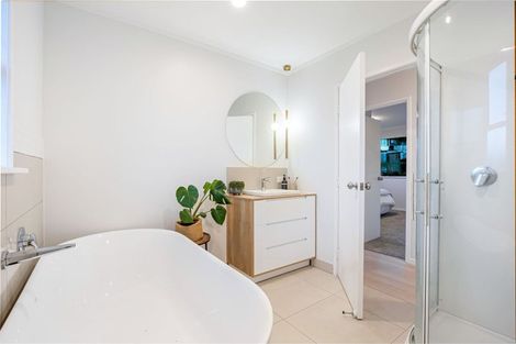 Photo of property in 30 Fitzwater Place, Henderson, Auckland, 0612