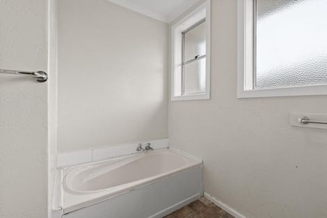 Photo of property in 74 Forfar Crescent, Rockdale, Invercargill, 9812