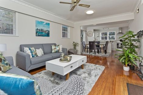 Photo of property in 37 Orion Place, Hillcrest, Auckland, 0627