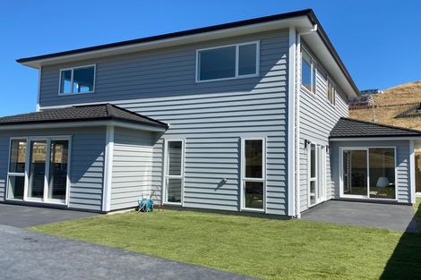 Photo of property in 163 Amesbury Drive, Churton Park, Wellington, 6037