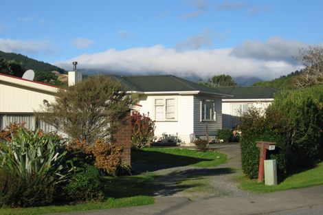 Photo of property in 3a Fleetwood Grove, Waikanae, 5036