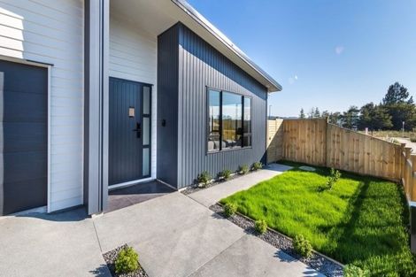 Photo of property in 42 Schoolside Road, Kumeu, 0810