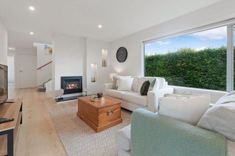 Photo of property in 18 Ridge Road, Waiake, Auckland, 0630
