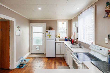 Photo of property in 38 Queen Street, Feilding, 4702