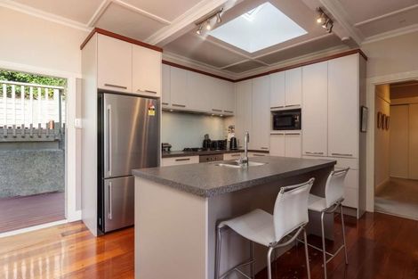 Photo of property in 25 Rangoon Street, Khandallah, Wellington, 6035