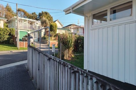 Photo of property in 7 Terrance Grove, Paparangi, Wellington, 6037