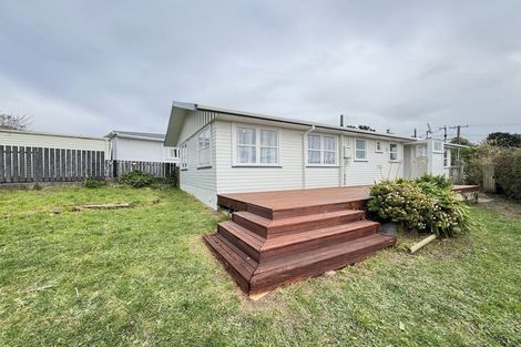 Photo of property in 16 Beazley Avenue, Paparangi, Wellington, 6037