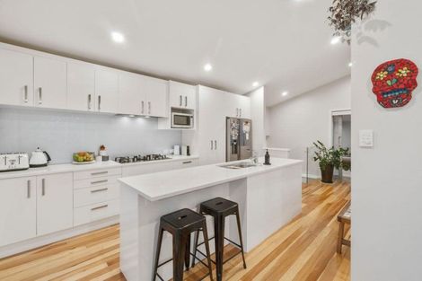 Photo of property in 27 Taioma Crescent, Te Atatu Peninsula, Auckland, 0610