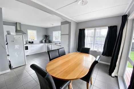 Photo of property in 5 Henderson Street, Dannevirke, 4930