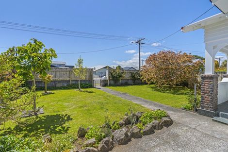 Photo of property in 6 French Street, Moturoa, New Plymouth, 4310