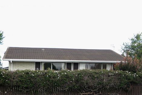 Photo of property in 32 Prestons Road, Redwood, Christchurch, 8051