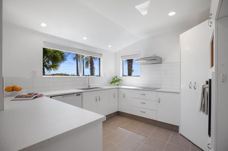 Photo of property in 338 Papamoa Beach Road, Papamoa Beach, Papamoa, 3118