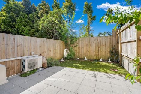 Photo of property in 18 Tokai Place, Glen Eden, 0602