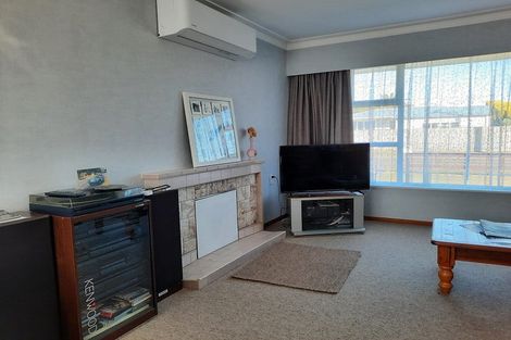 Photo of property in 46 Ramanui Avenue, Hawera, 4610