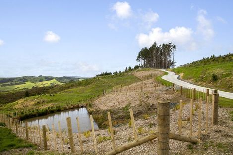 Photo of property in 197 Wishart Road, Helensville, 0875