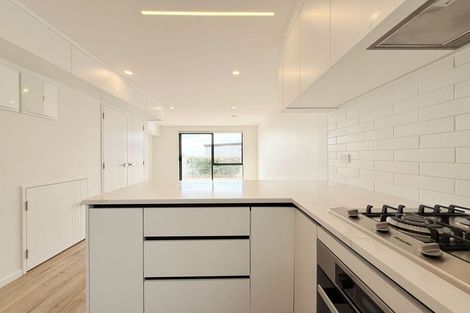 Photo of property in 4/737 East Coast Road, Browns Bay, Auckland, 0630
