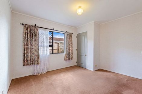 Photo of property in 31 Petrel Place, Massey, Auckland, 0614