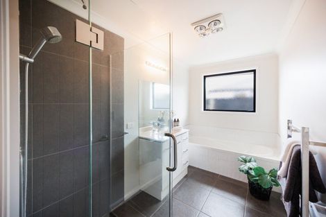 Photo of property in 22 Pegasus Place, Kelvin Grove, Palmerston North, 4414