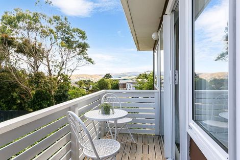 Photo of property in 15f1 Bloomsbury Grove, Newlands, Wellington, 6037