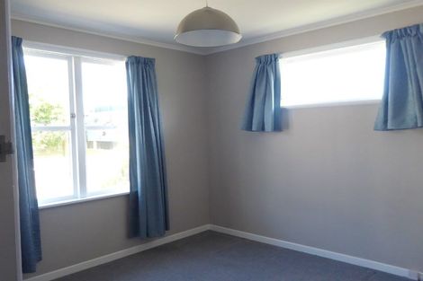 Photo of property in 9 Camrose Grove, Kingston, Wellington, 6021