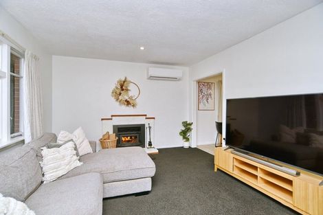 Photo of property in 2/21 Dunedin Street, Redwood, Christchurch, 8051