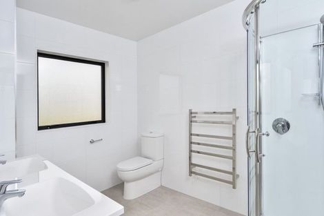 Photo of property in 20 Papa Orchard Drive, Kumeu, 0810