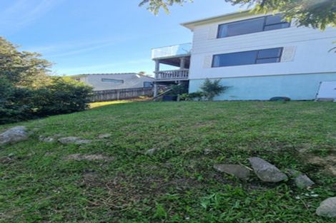 Photo of property in 29f2 Cheltenham Terrace, Newlands, Wellington, 6037