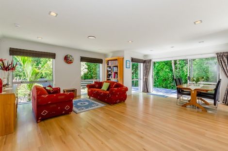 Photo of property in 13 Kakariki Grove, Waikanae, 5036