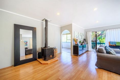 Photo of property in 28 Glamorgan Drive, Torbay, Auckland, 0630