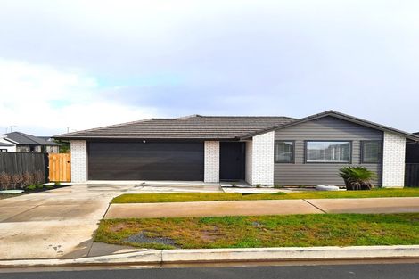 Photo of property in 5 Omahuru Road, Glenbrook, 2681