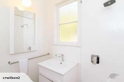 Photo of property in 84 Norton Park Grove, Waterloo, Lower Hutt, 5011