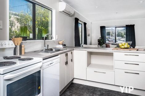 Photo of property in 15a Fraser Avenue, Johnsonville, Wellington, 6037