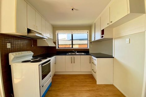 Photo of property in 15 Foyle Place, Glendene, Auckland, 0602