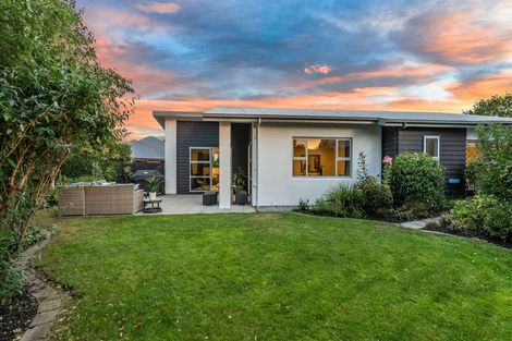 Photo of property in 8 Springwater Avenue, Northwood, Christchurch, 8051