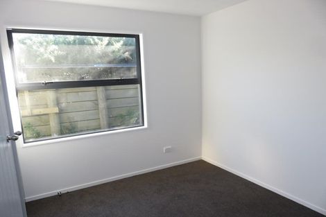 Photo of property in 60a Stewart Drive, Newlands, Wellington, 6037