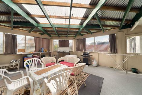 Photo of property in 12 Palmer Avenue, Glen Eden, Auckland, 0602