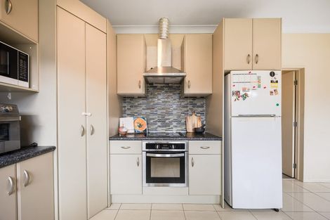 Photo of property in 23 South Kensington Way, Henderson, Auckland, 0612