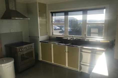 Photo of property in 18 Crownhill Street, Spotswood, New Plymouth, 4310