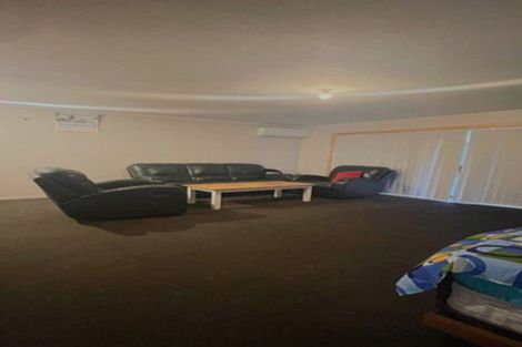 Photo of property in 2/66 Huia Road, Papatoetoe, Auckland, 2025