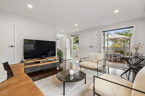 Photo of property in 1/2a Earnoch Avenue, Takapuna, Auckland, 0622