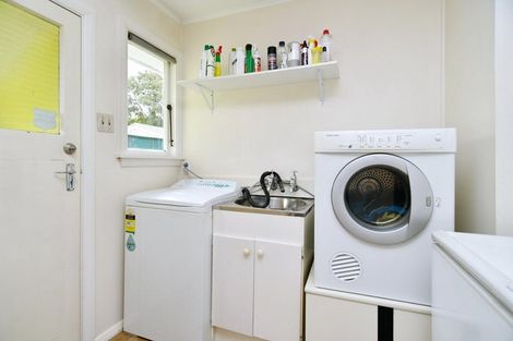 Photo of property in 37 Mackworth Street, Woolston, Christchurch, 8062