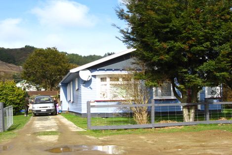 Photo of property in 51 Church Street, Reefton, 7830