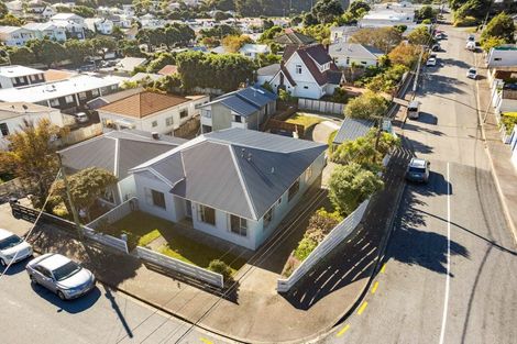 Photo of property in 16 Tamar Street, Island Bay, Wellington, 6023