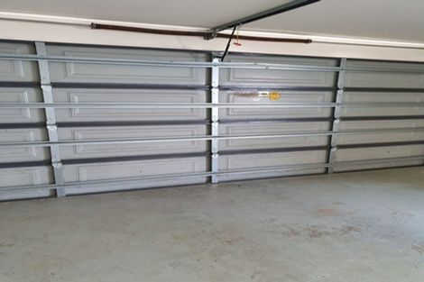 Photo of property in 52b Royal View Road, Te Atatu South, Auckland, 0610