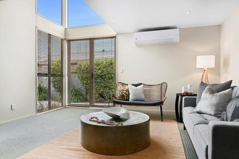 Photo of property in 2/1010 Colombo Street, St Albans, Christchurch, 8014