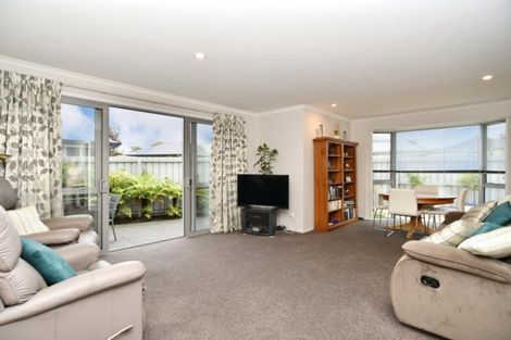 Photo of property in 28 Kirsten Place, Parklands, Christchurch, 8083